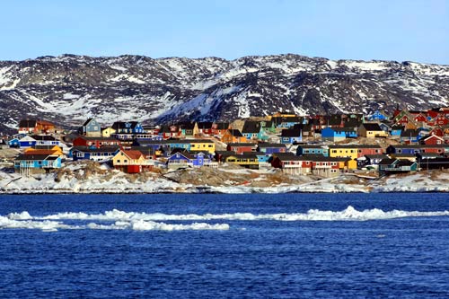Piccola cittadina della Groenlandia che ha visto sorgere il sole 48 ore prima del previsto